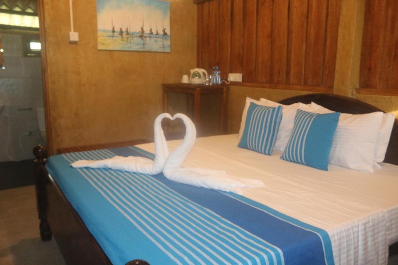 Beach Rip Rap Cabana And Guest Hotel Galle Exterior photo