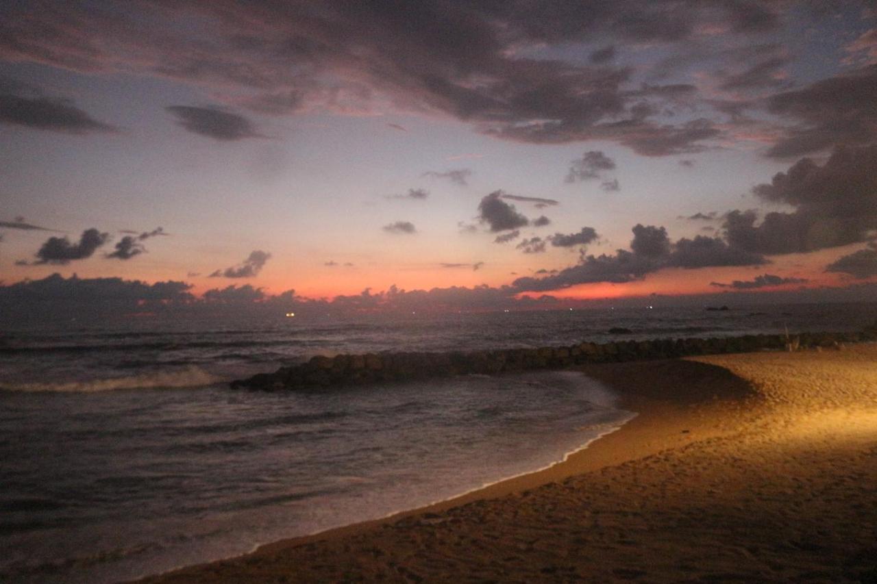 Beach Rip Rap Cabana And Guest Hotel Galle Exterior photo